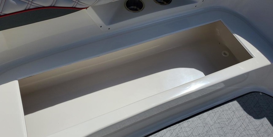 Splendor 240 cuddy cabin