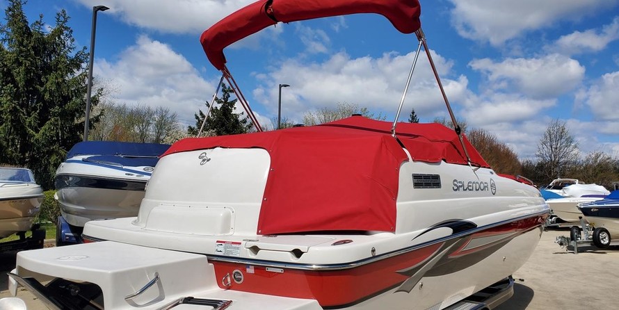 Splendor 240 cuddy cabin