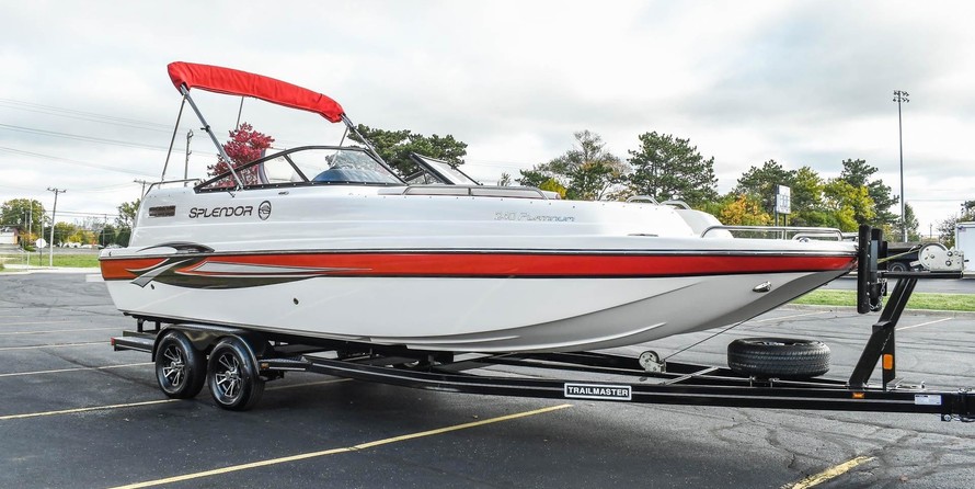 Splendor 240 cuddy cabin