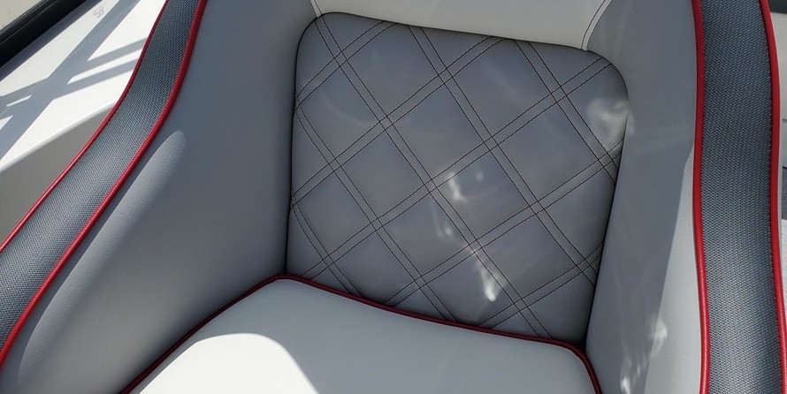 Splendor 240 cuddy cabin