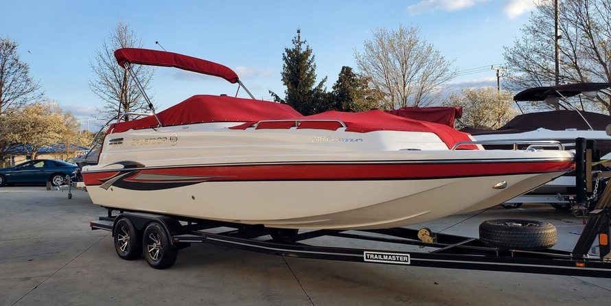 Splendor 240 cuddy cabin