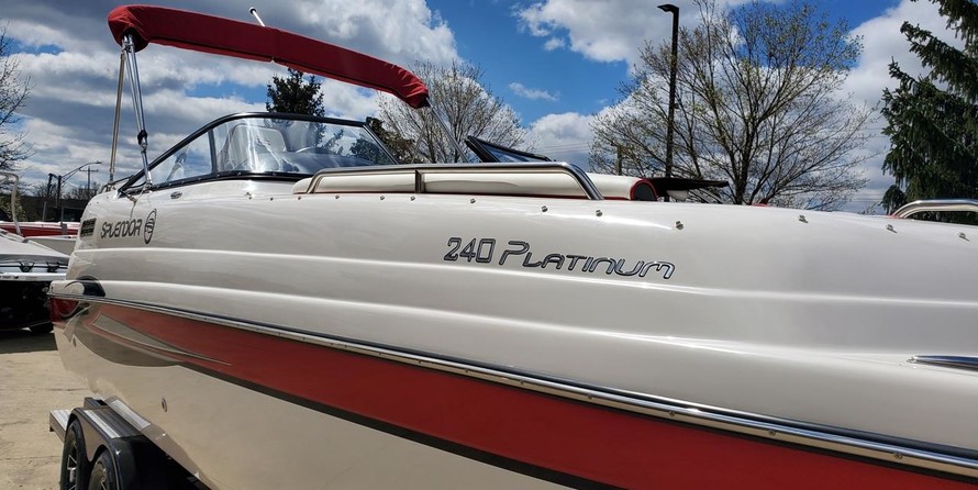 Splendor 240 cuddy cabin