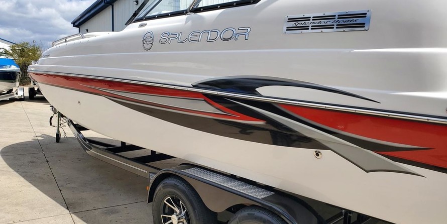 Splendor 240 cuddy cabin