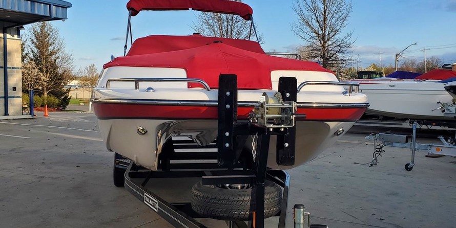 Splendor 240 cuddy cabin