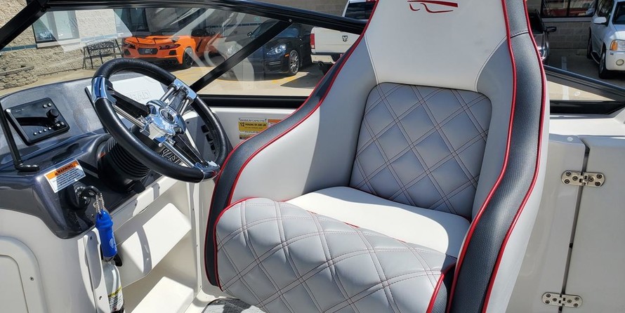 Splendor 240 cuddy cabin