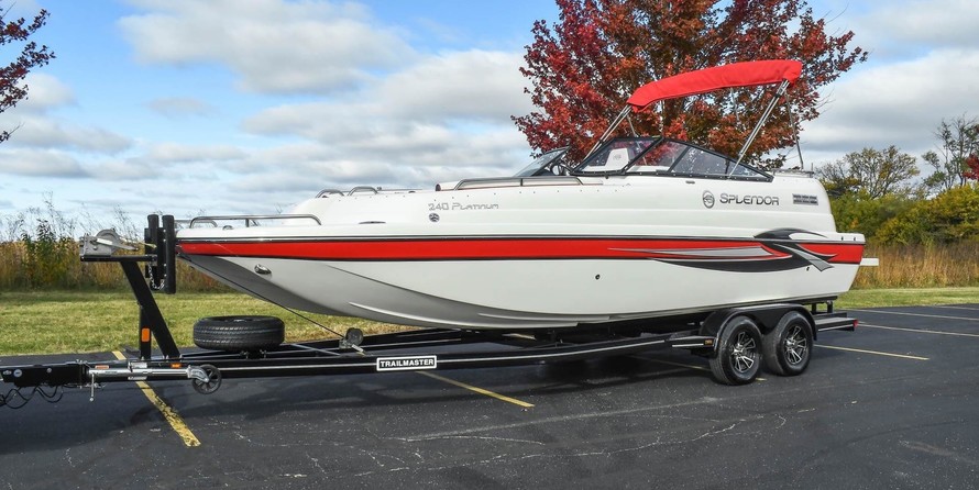 Splendor 240 cuddy cabin