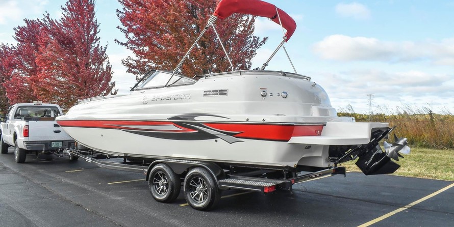 Splendor 240 cuddy cabin