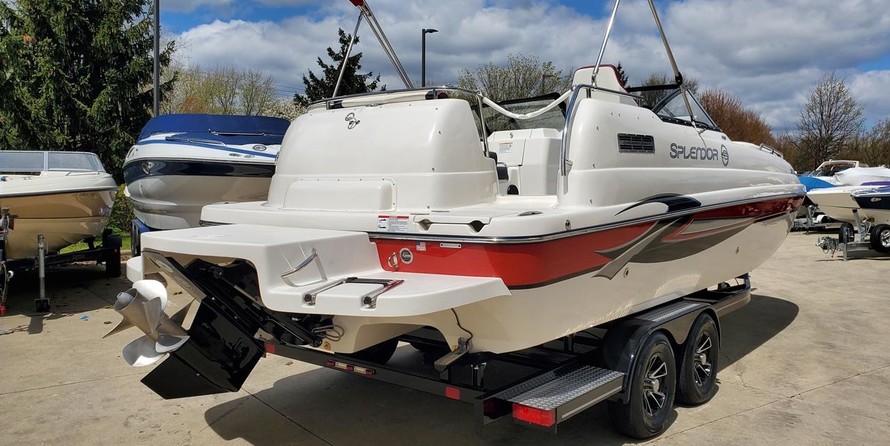 Splendor 240 cuddy cabin