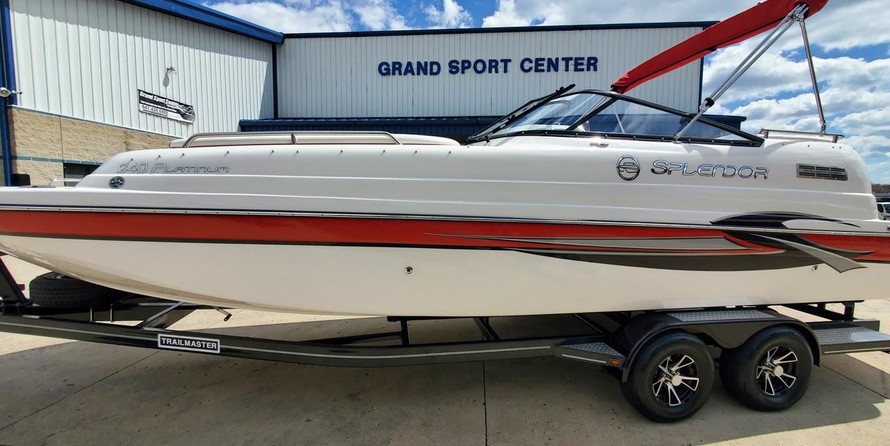 Splendor 240 cuddy cabin