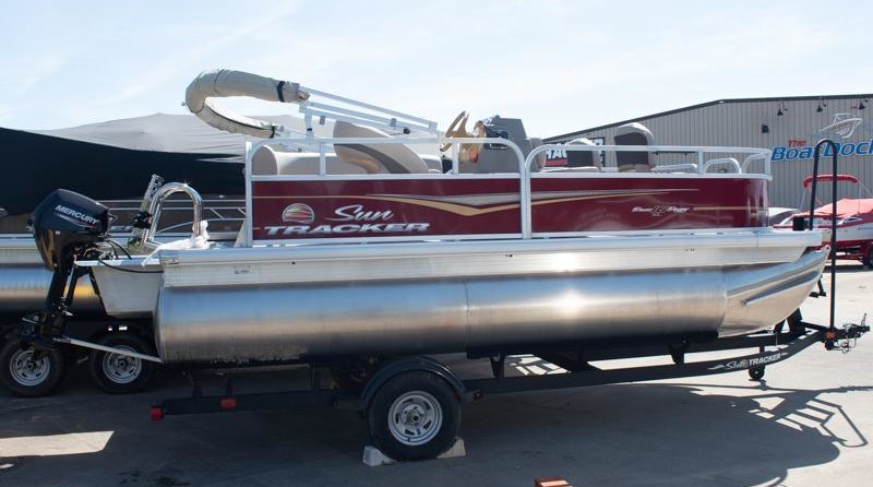 Sun Tracker Bass Buggy 16 DLX ET