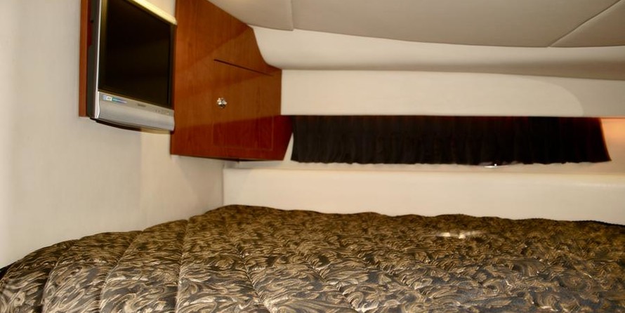 Regal 2665 Commodore Express