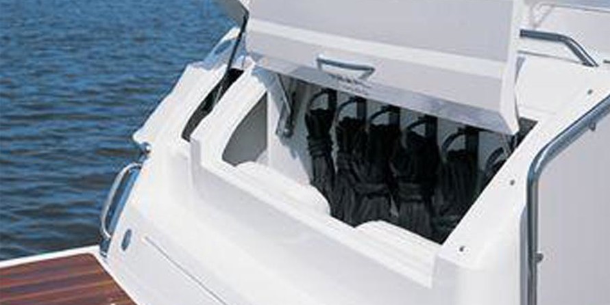 Regal 2665 Commodore Express