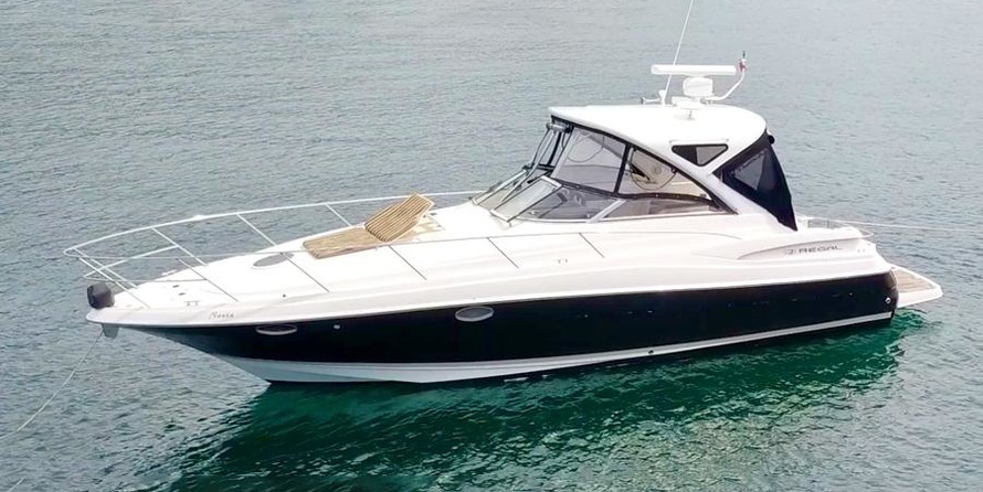 Regal 2665 Commodore Express