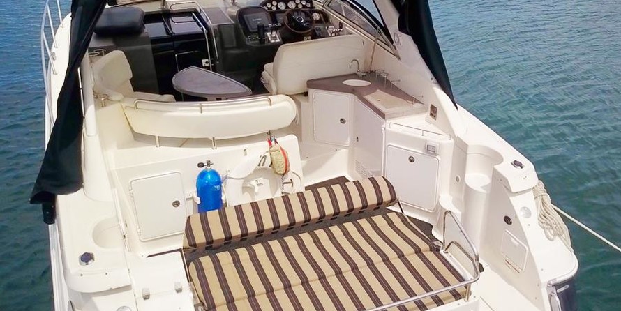 Regal 2665 Commodore Express