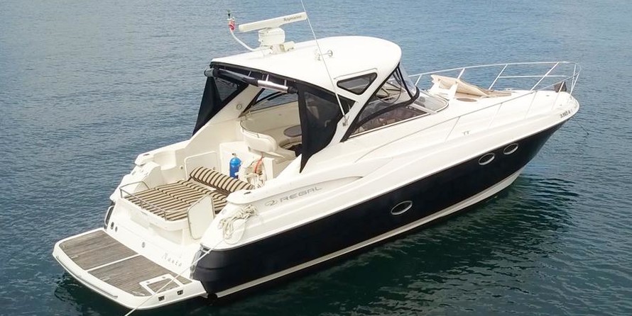 Regal 2665 Commodore Express