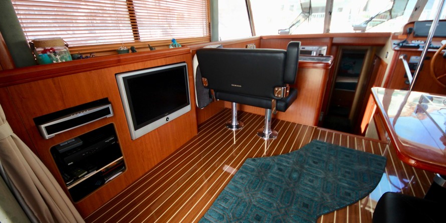 Pilot Saloon 43