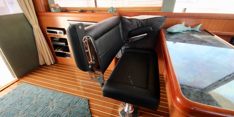Pilot Saloon 43
