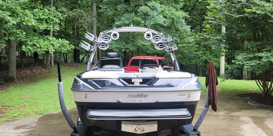 Malibu Wakesetter 23 LSV