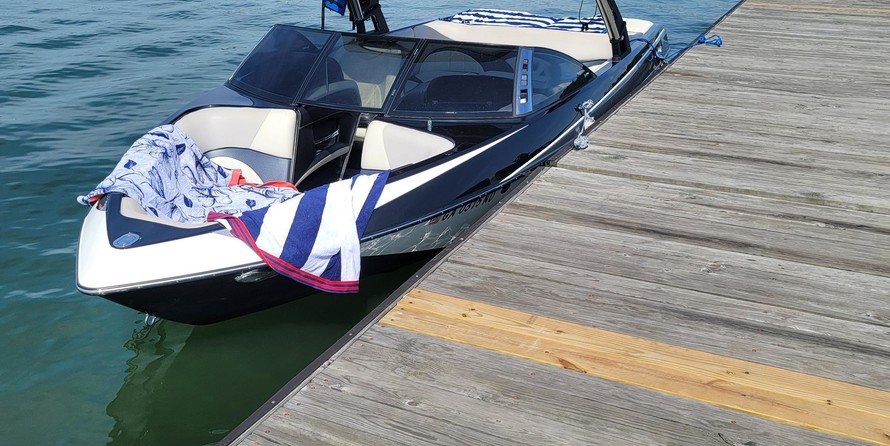 Malibu Wakesetter 23 LSV