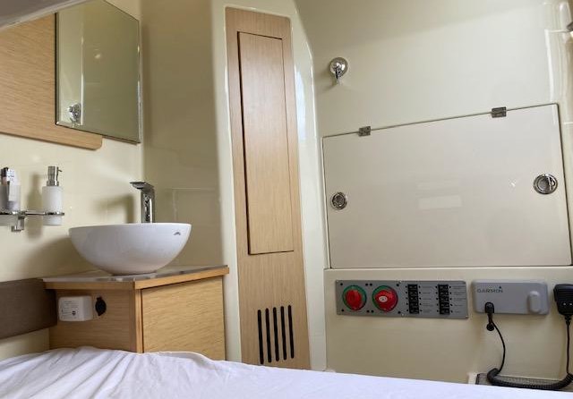 Chris-Craft Catalina 30