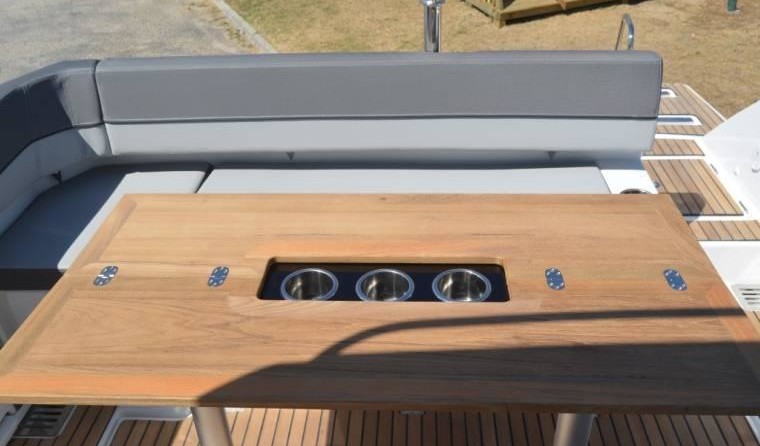 Jeanneau Cap Camarat 9.0 CC