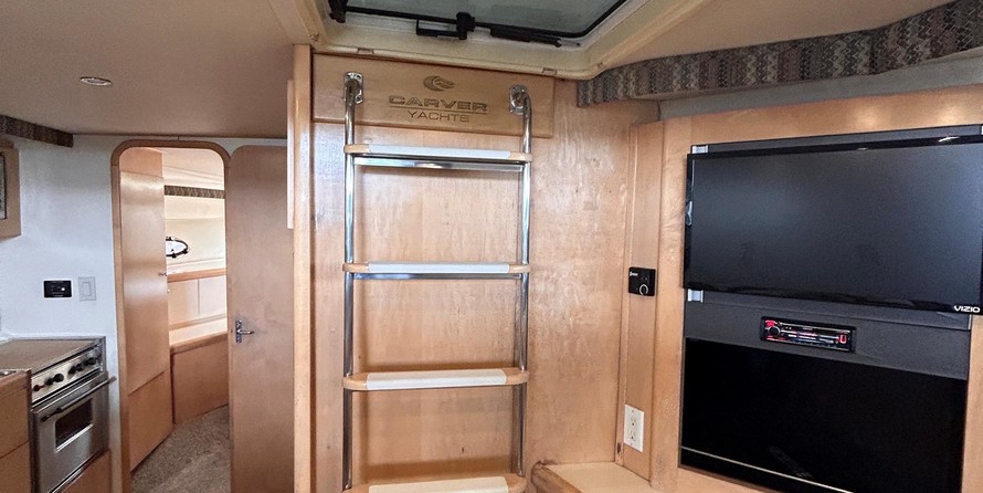 Carver 36 Mariner