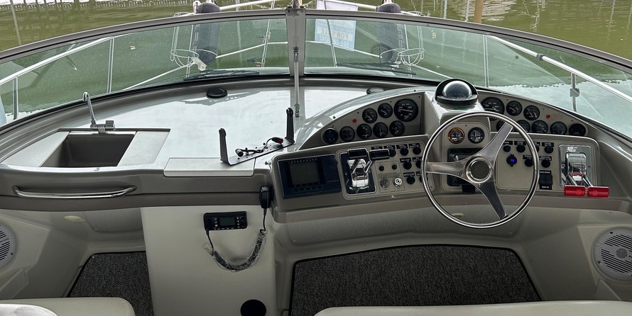 Carver 36 Mariner