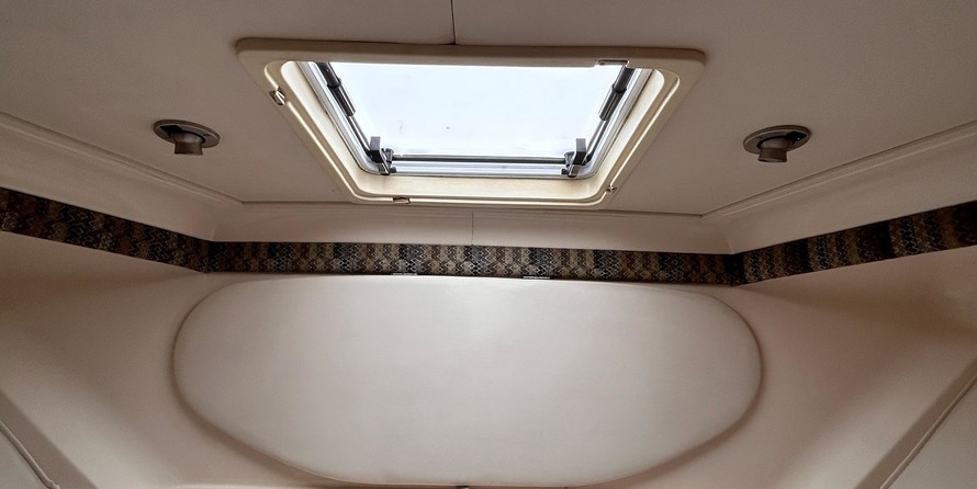 Carver 36 Mariner