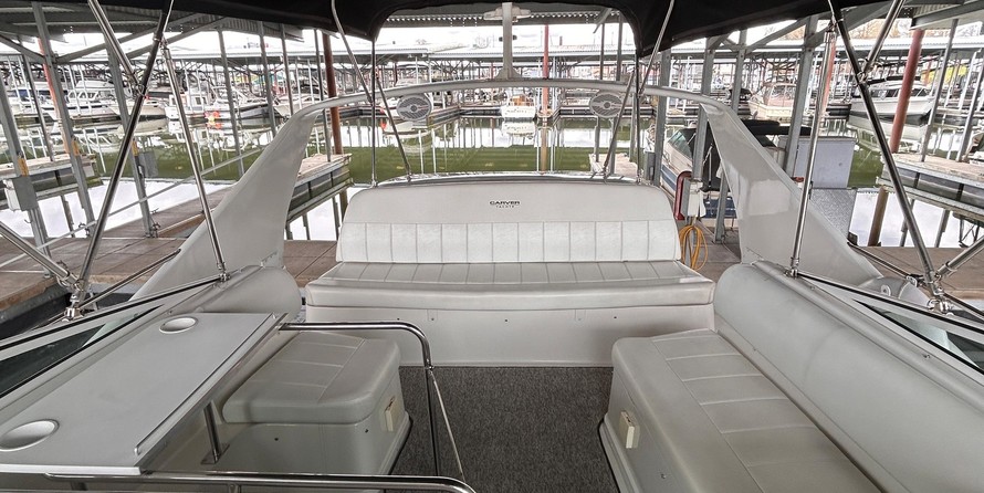 Carver 36 Mariner