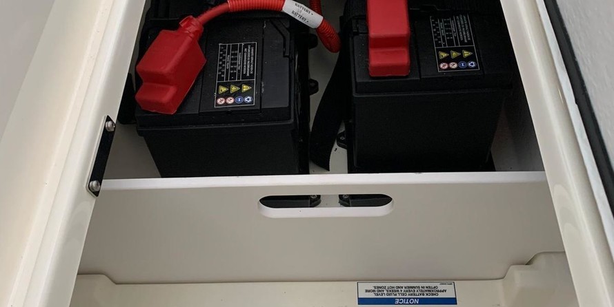 Sea Ray SPX 230