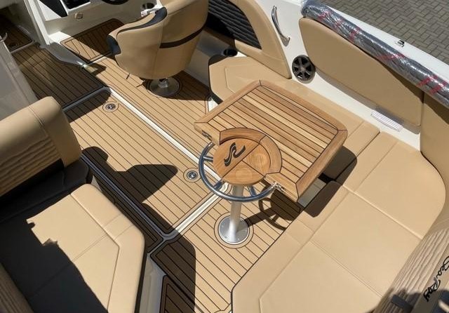Sea Ray SPX 230