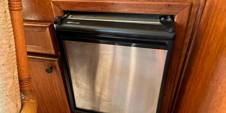 Hatteras 77 Convertible