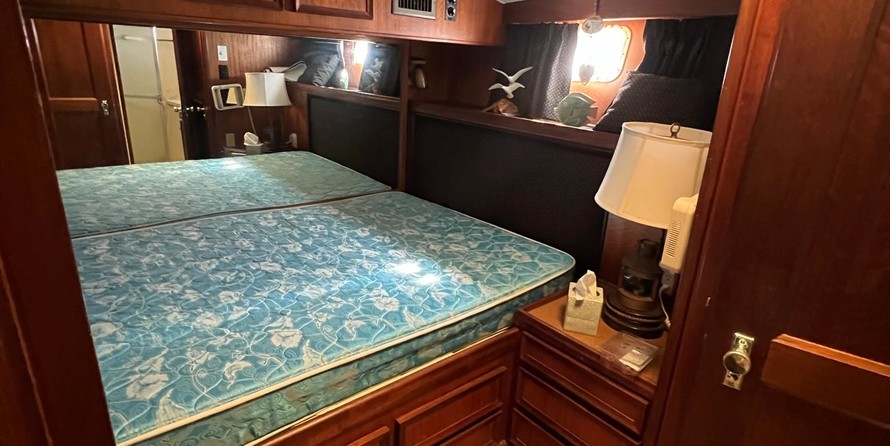 Hatteras 77 Convertible