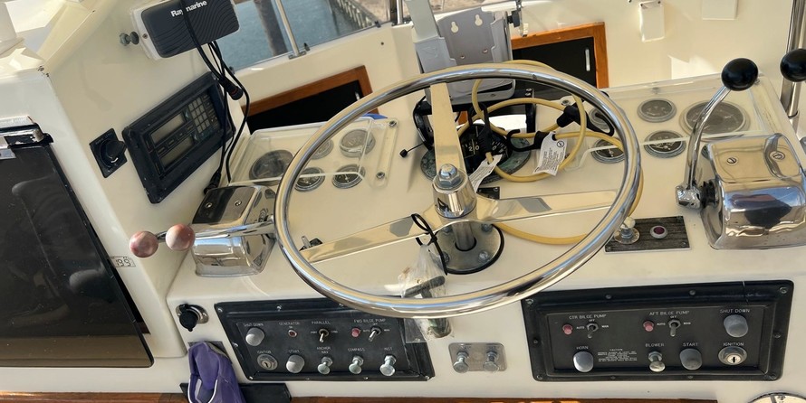 Hatteras 77 Convertible