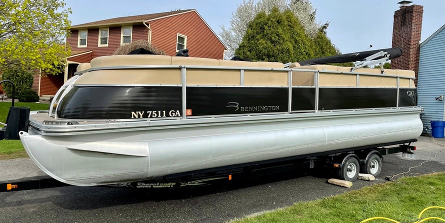 60 x 16 tri-toon passenger vessel