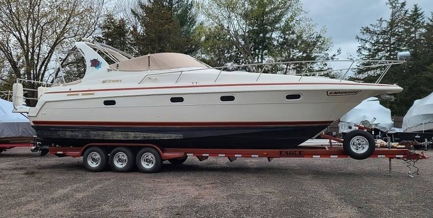 Cruisers yachts 3375 express