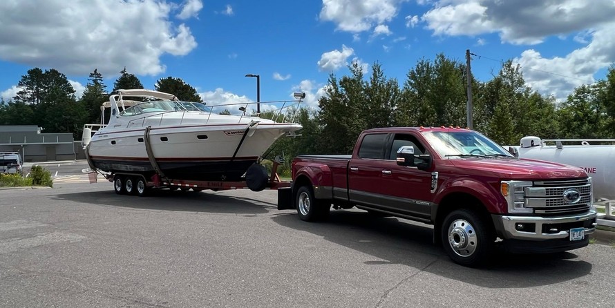 Cruisers yachts 3375 express