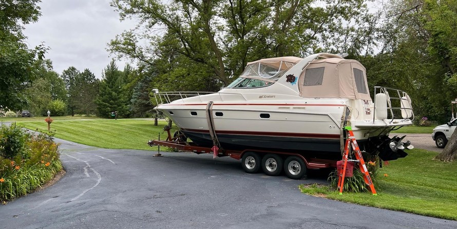 Cruisers yachts 3375 express