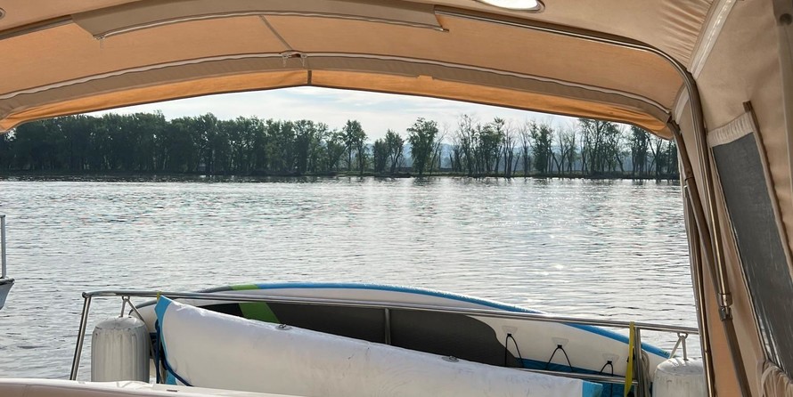 Cruisers yachts 3375 express