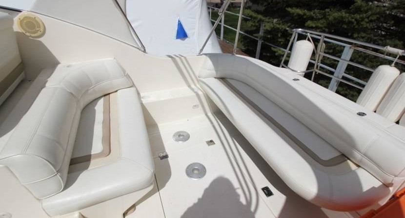 Cruisers yachts 3375 express