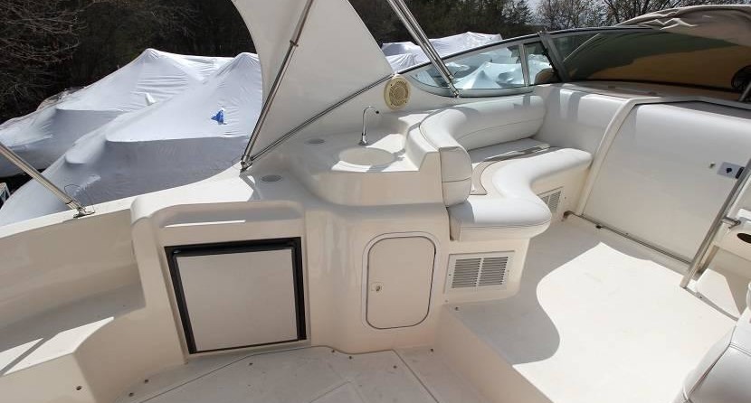 Cruisers yachts 3375 express