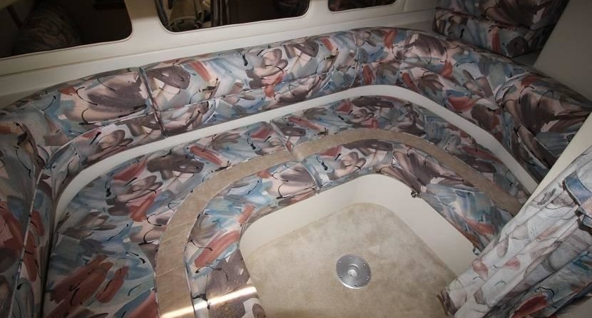 Cruisers yachts 3375 express