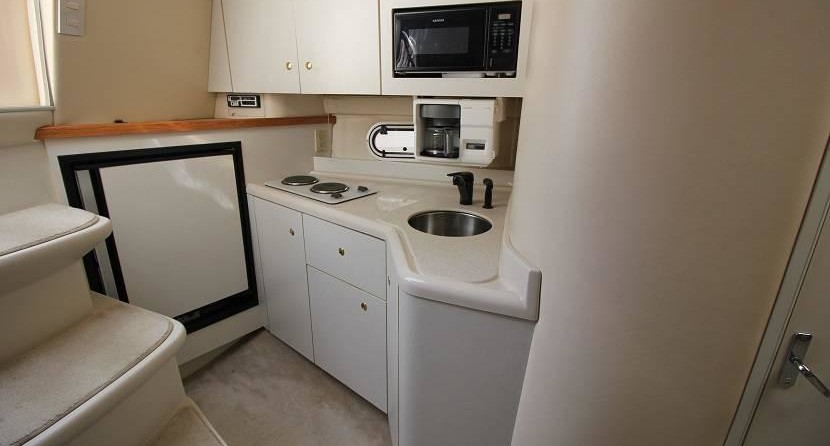 Cruisers yachts 3375 express
