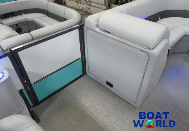 Premier Pontoons Navigator 220