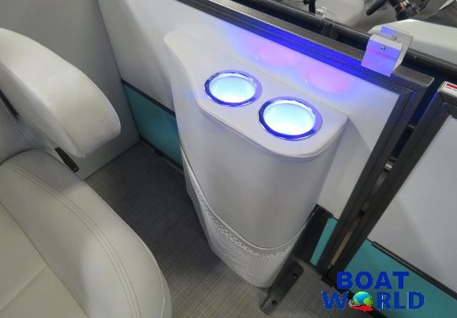 Premier Pontoons Navigator 220