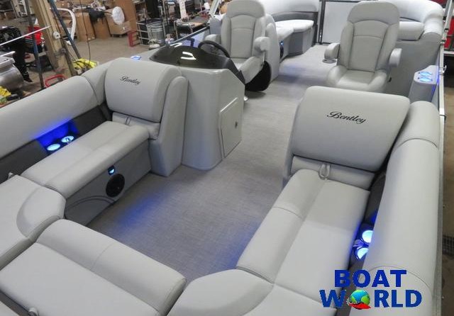 Premier Pontoons Navigator 220
