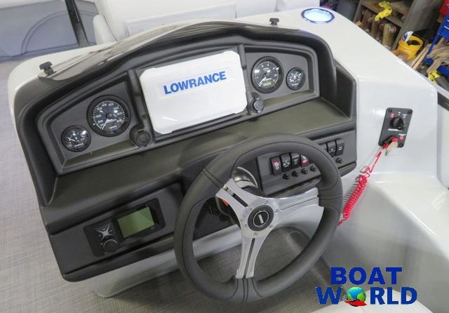 Premier Pontoons Navigator 220