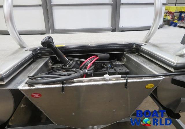 Premier Pontoons Navigator 220