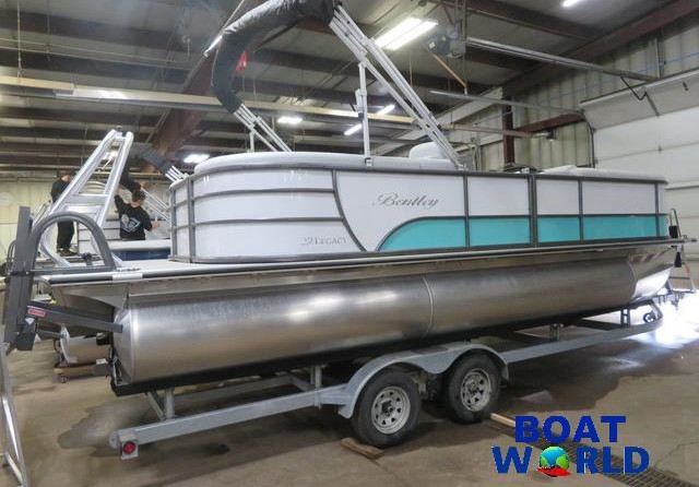 Premier Pontoons Navigator 220