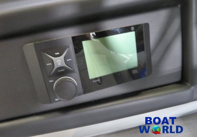 Premier Pontoons Navigator 220